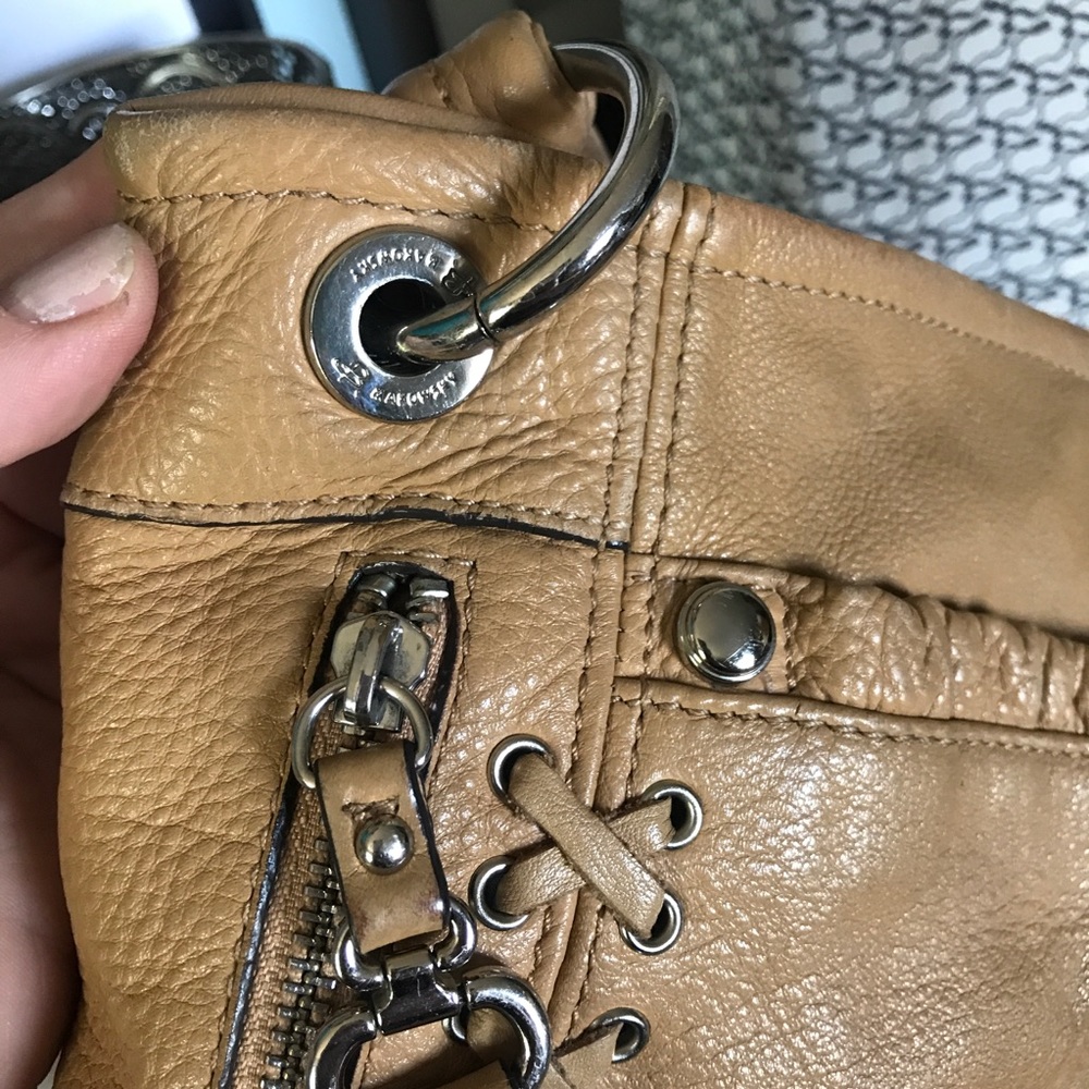 B Makowsky boho chic tan shoulder bag - Picture 5 of 16